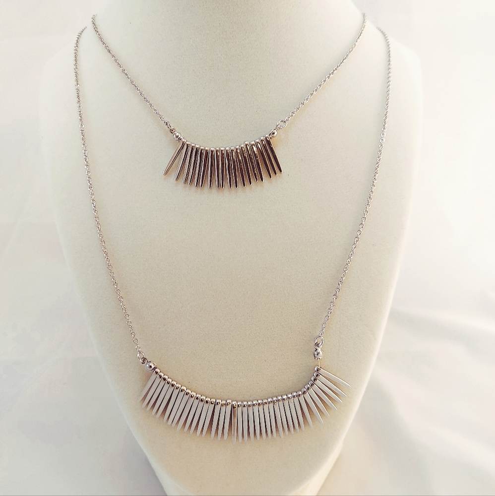 NWT Metal Fringe Two Layer Necklace